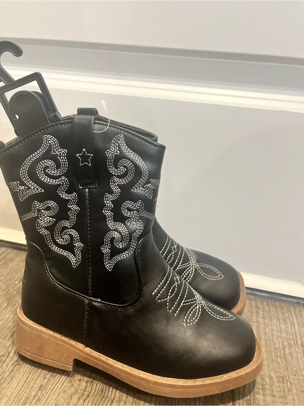 Paws Black Western-Style Ankle Boot with White Stitching size 12, 3Y